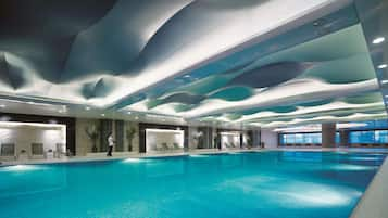 Indoor pool, pool loungers