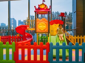 2 restaurants servant le déjeuner