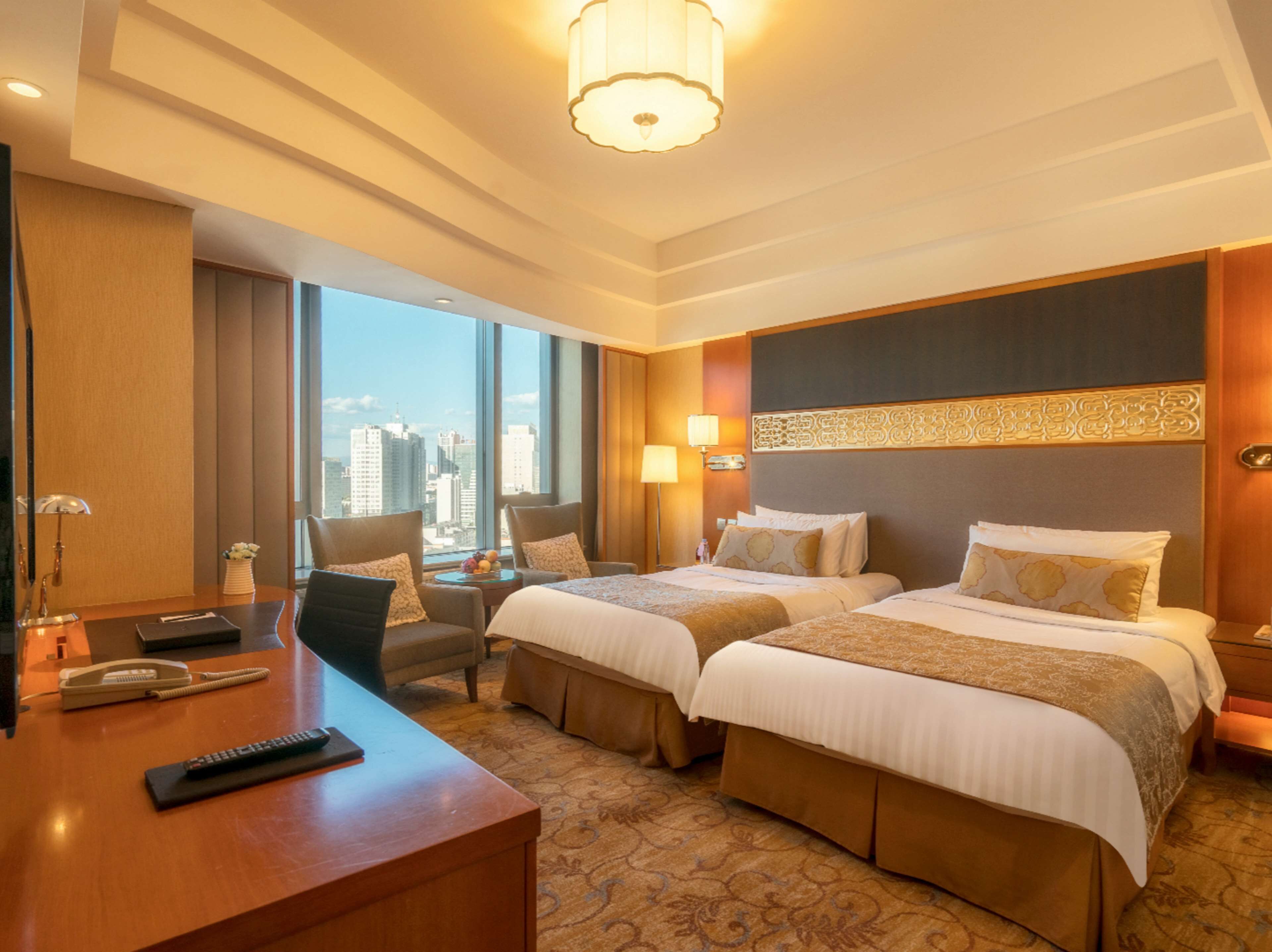 deluxe room, 2 single beds | 1 bedroom, premium bedding, minibar, in-room safe