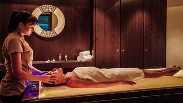 Couples treatment room(s), sauna, hot tub, steam room, body treatments