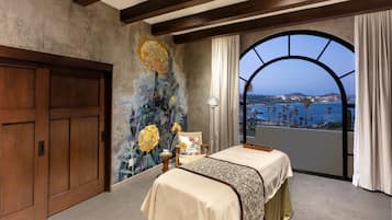 Couples treatment room(s), hot tub, body treatments, aromatherapy