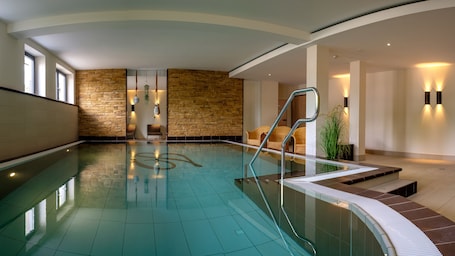 Una piscina techada