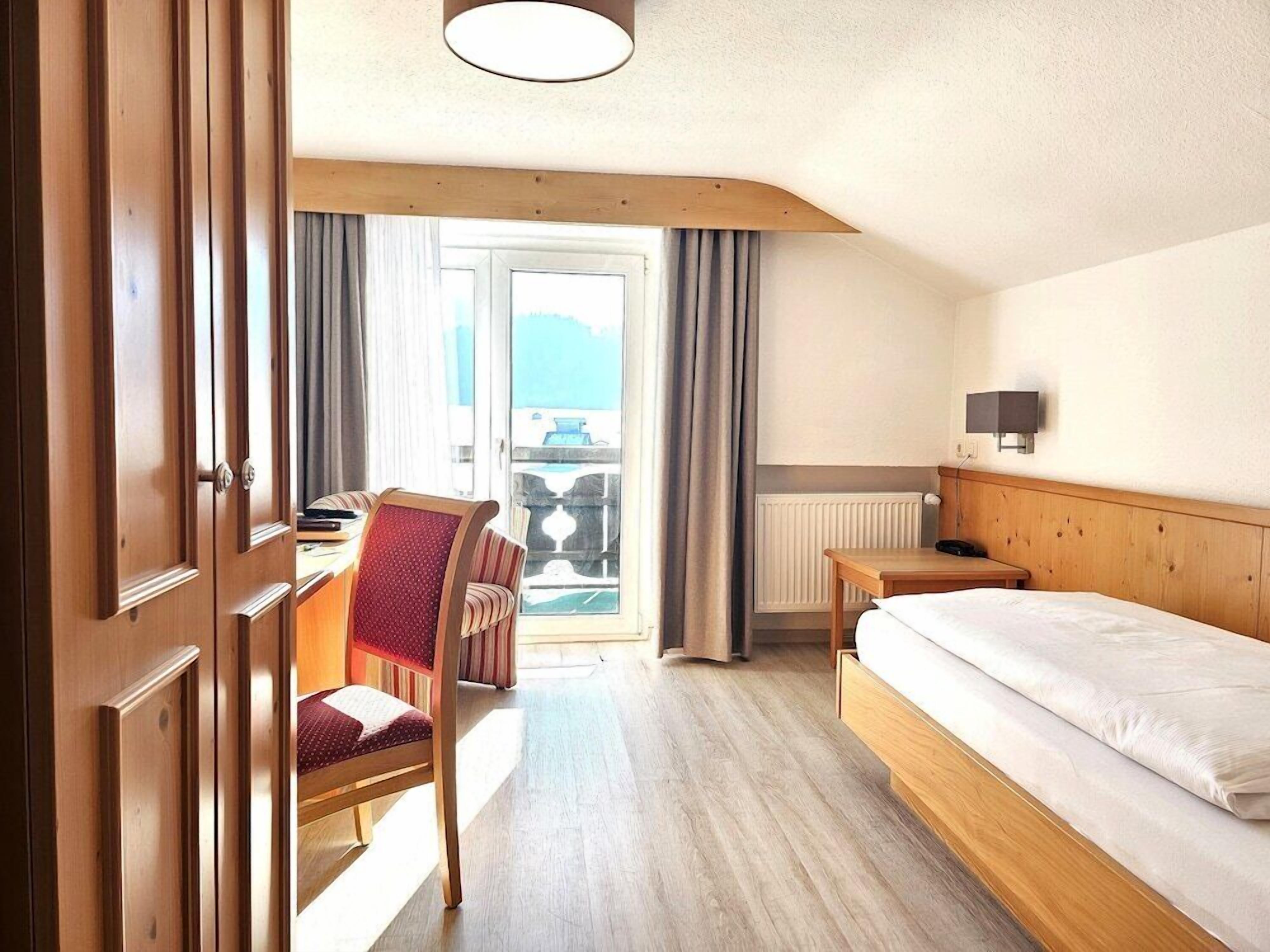 Minibar, in-room safe, blackout drapes, soundproofing