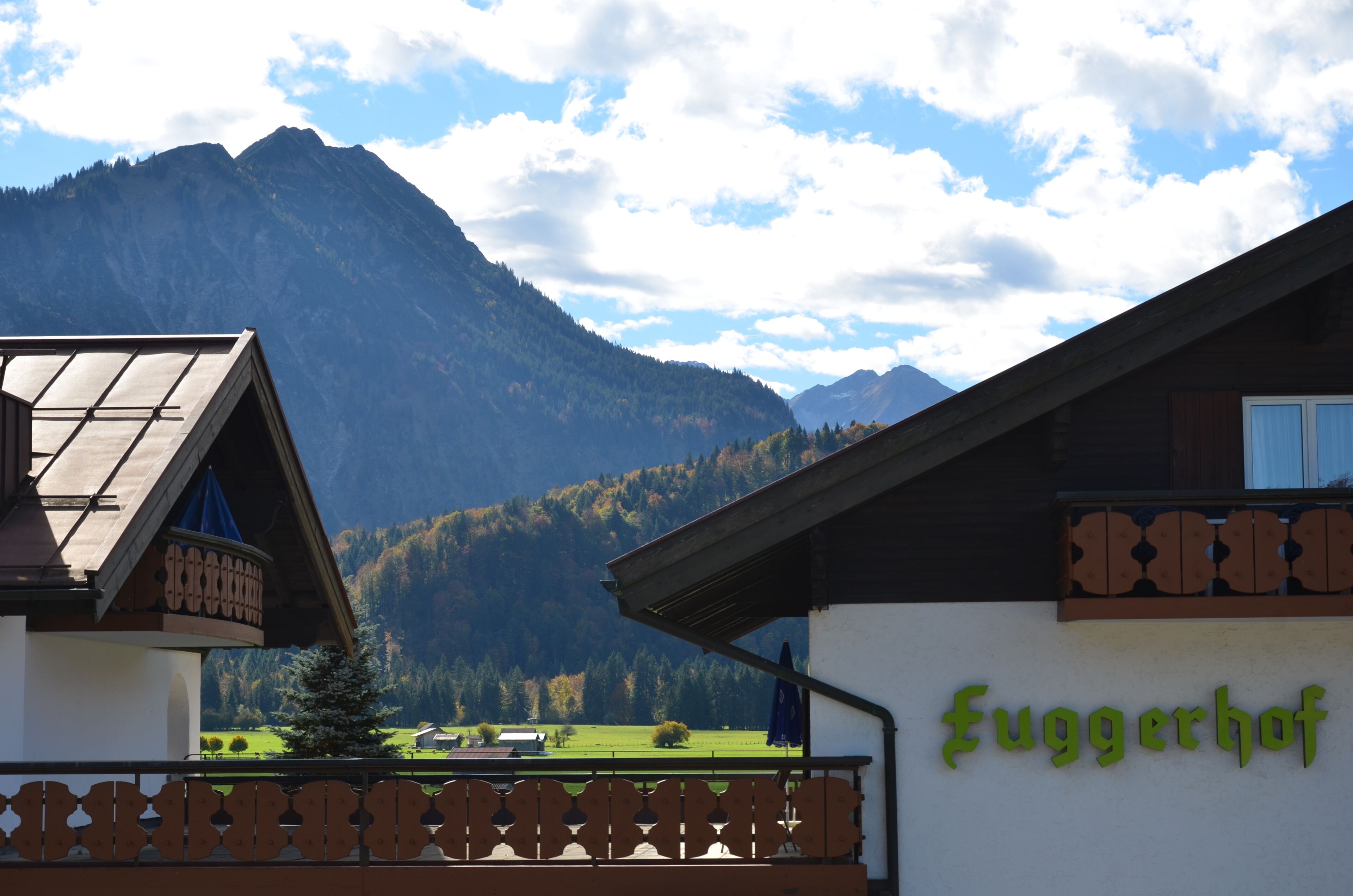 A mountain view with a building labeled "Fuggerhof".