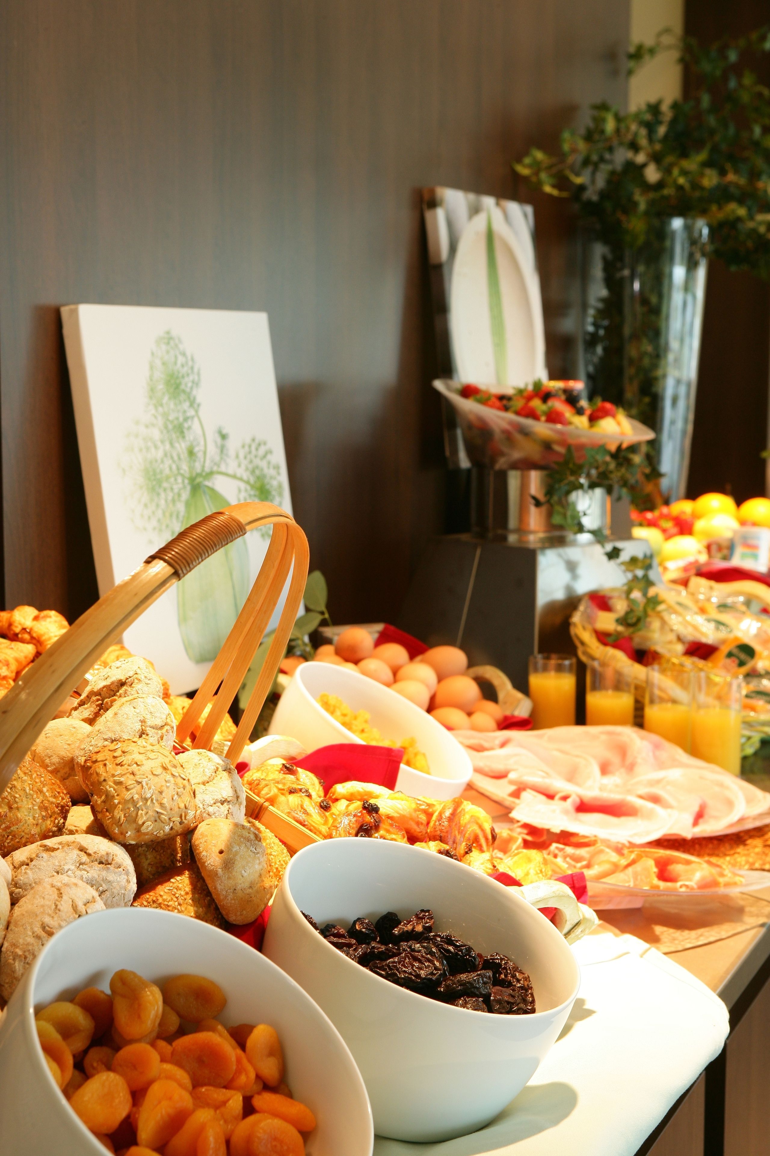 daily buffet breakfast (eur 15.50 per person)