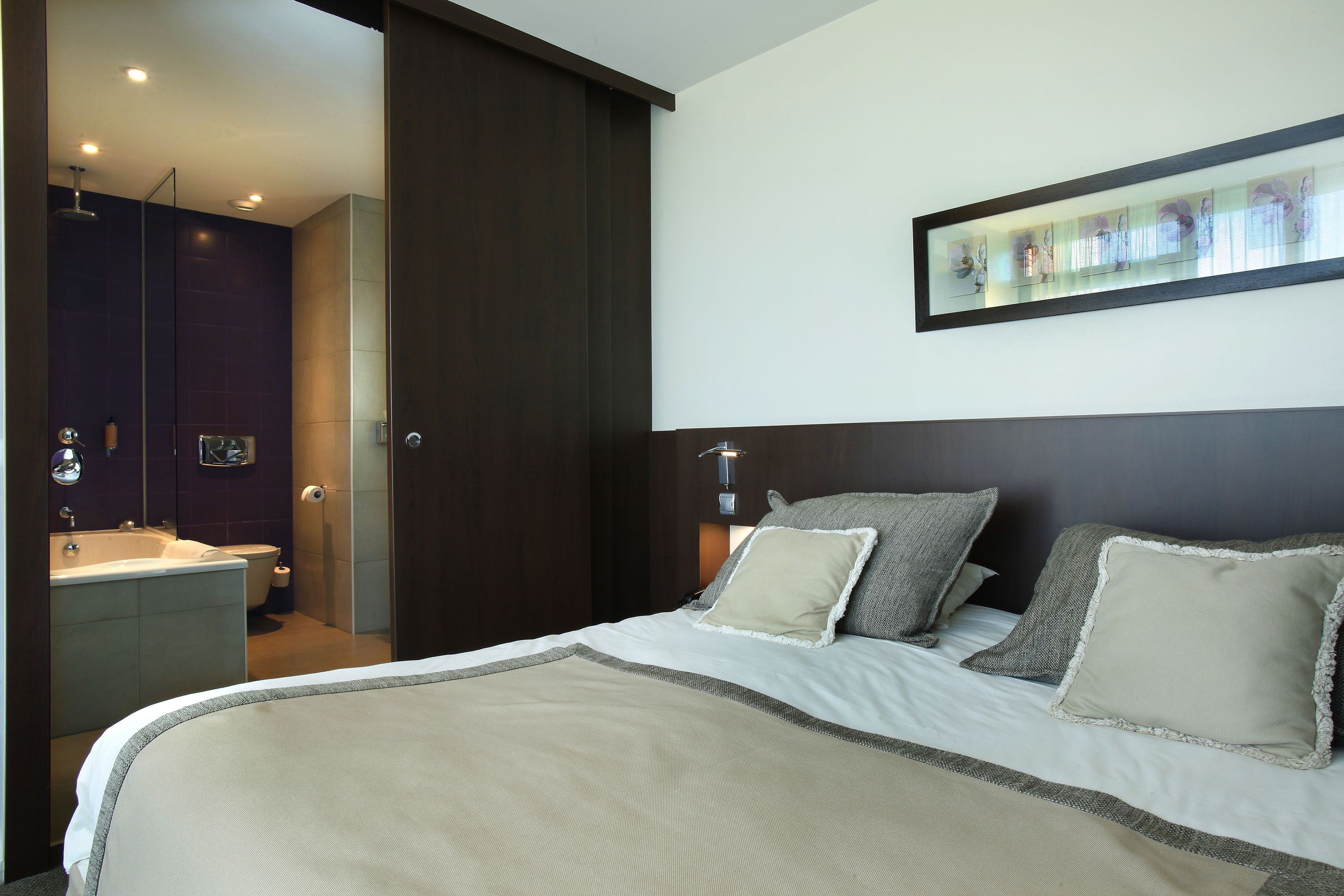 premium bedding, in-room safe, desk, soundproofing