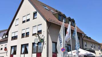 Fachada de la propiedad