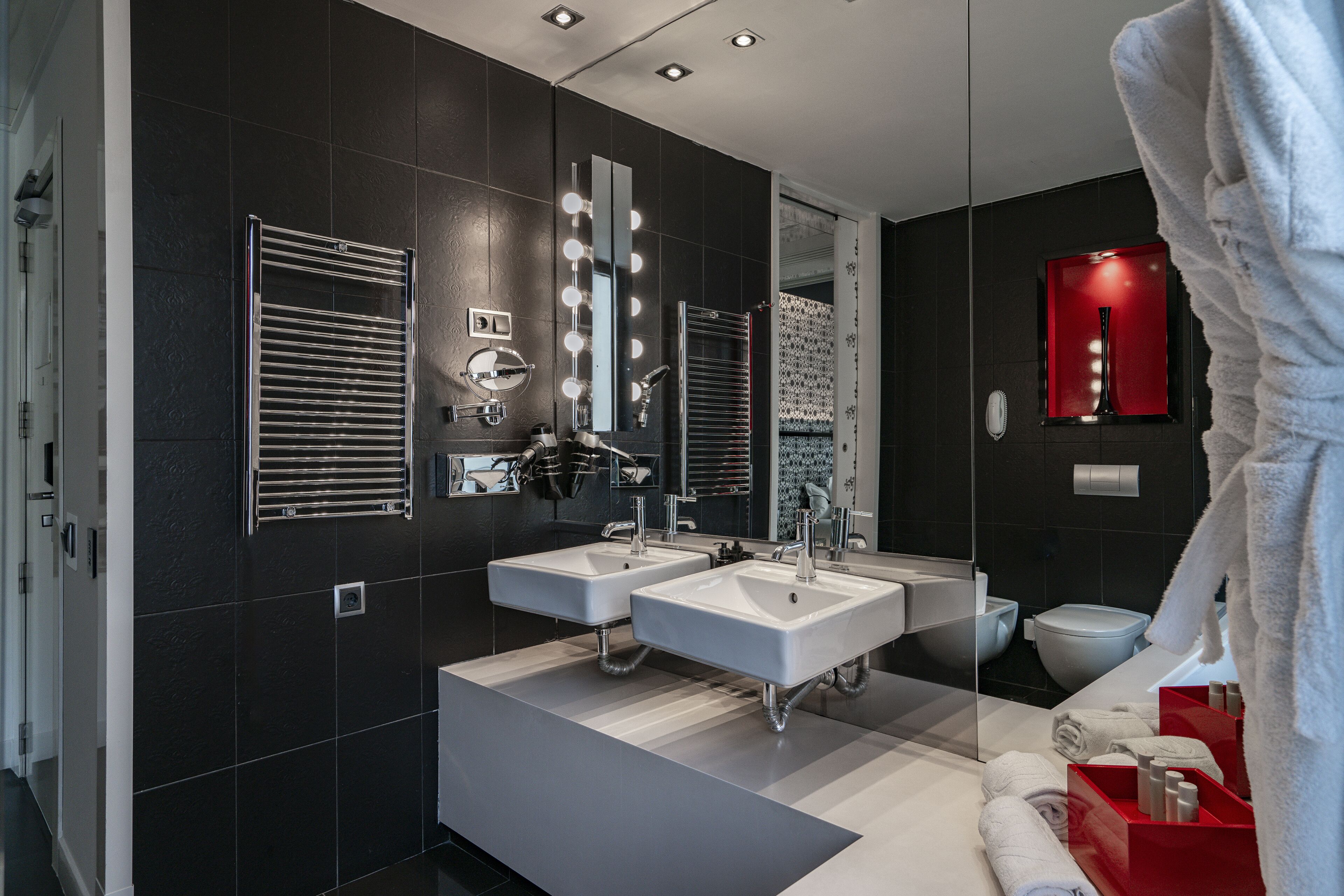 1 bedroom, premium bedding, down duvets, minibar