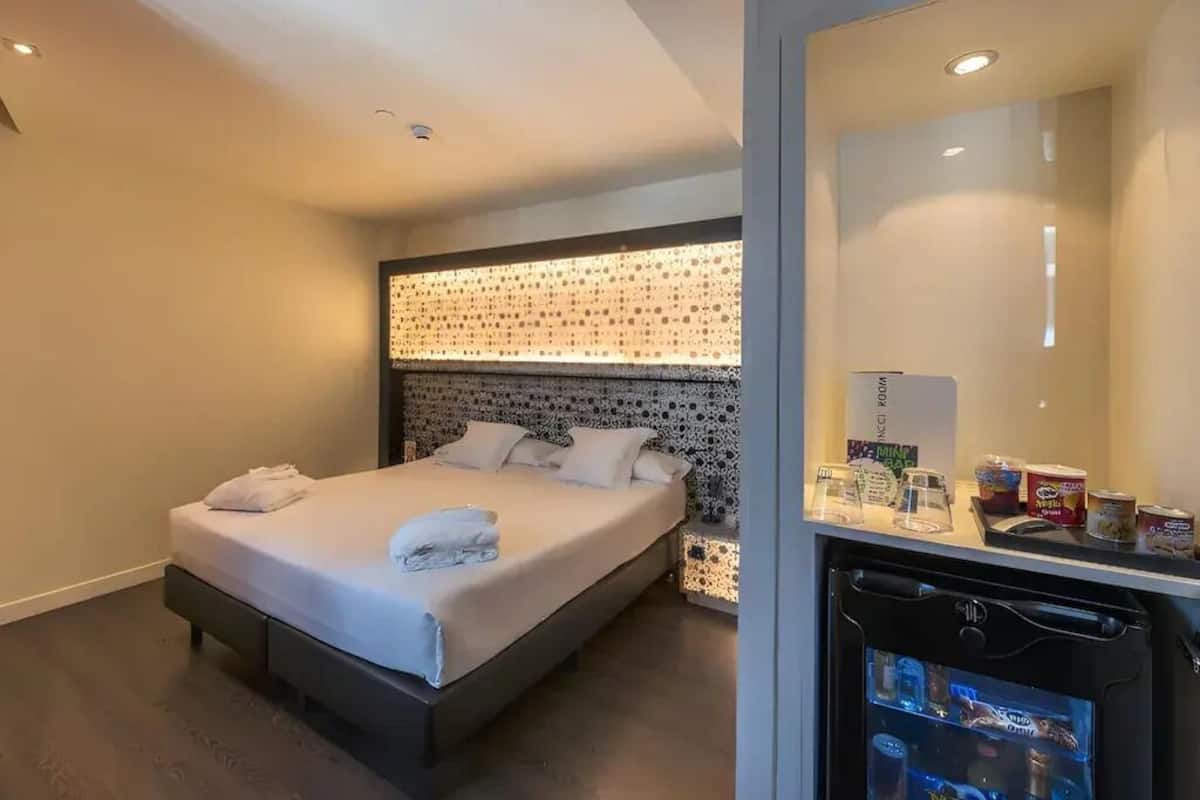 1 chambre, literie de qualité supérieure, couette en duvet d'oie
