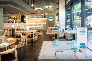 Breakfast, lunch, dinner served; alfresco dining