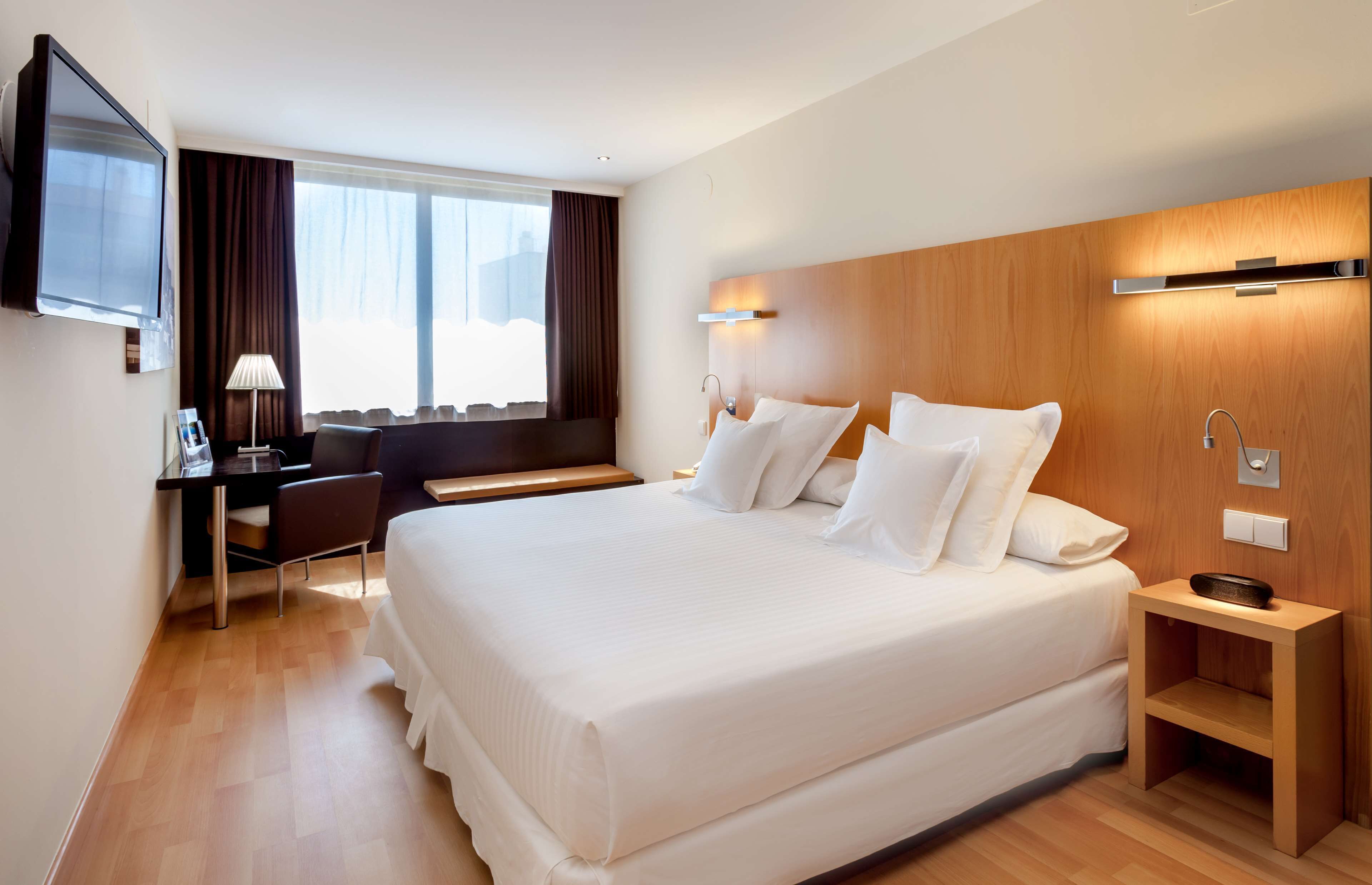 down duvets, minibar, in-room safe, desk