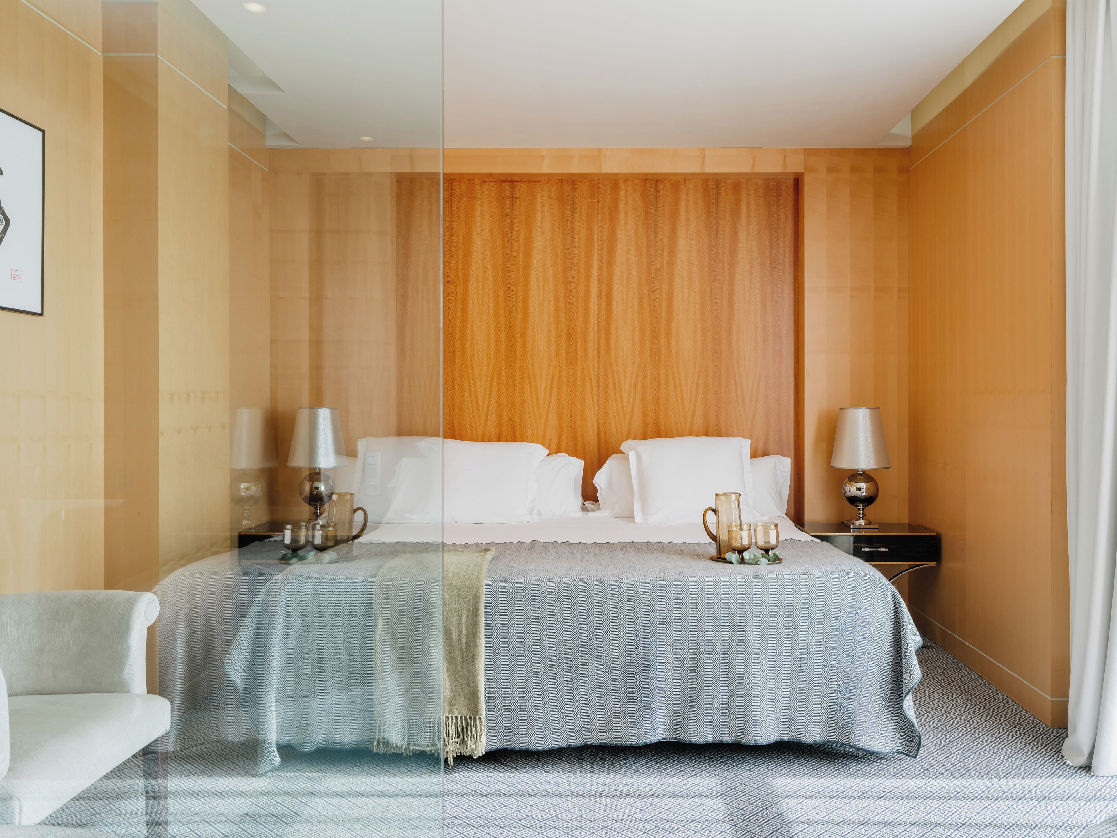 Suite, vista al mar | Minibar, wifi gratis y ropa de cama 