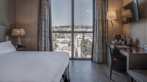 スーペリア ルーム シティビュー | ミニバー、WiFi (無料)、ベッドシーツ