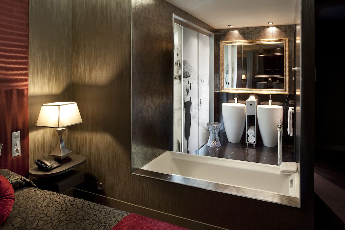 minibar, in-room safe, desk, blackout curtains