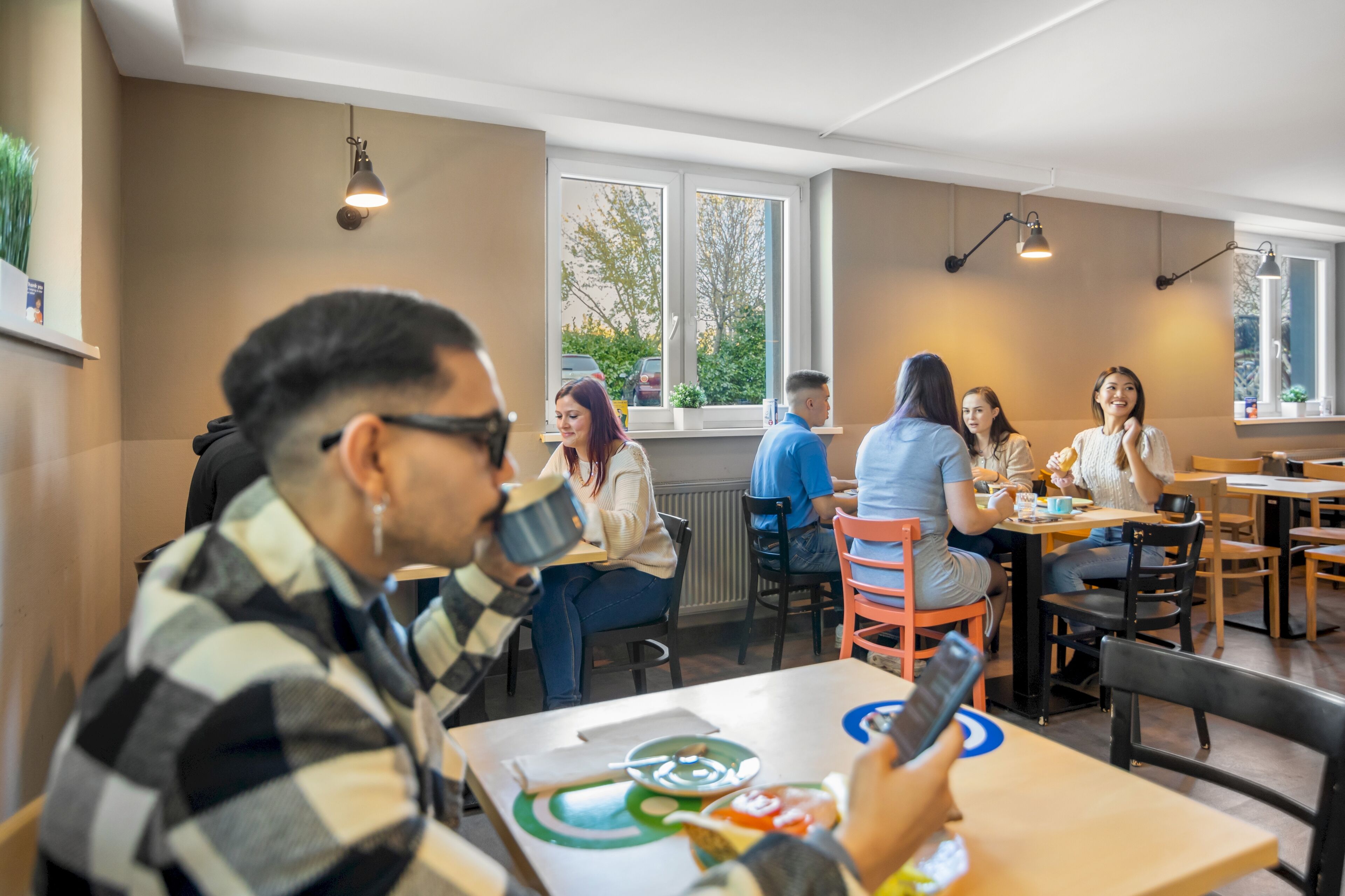 Tägliches Frühstücksbuffet gegen Gebühr