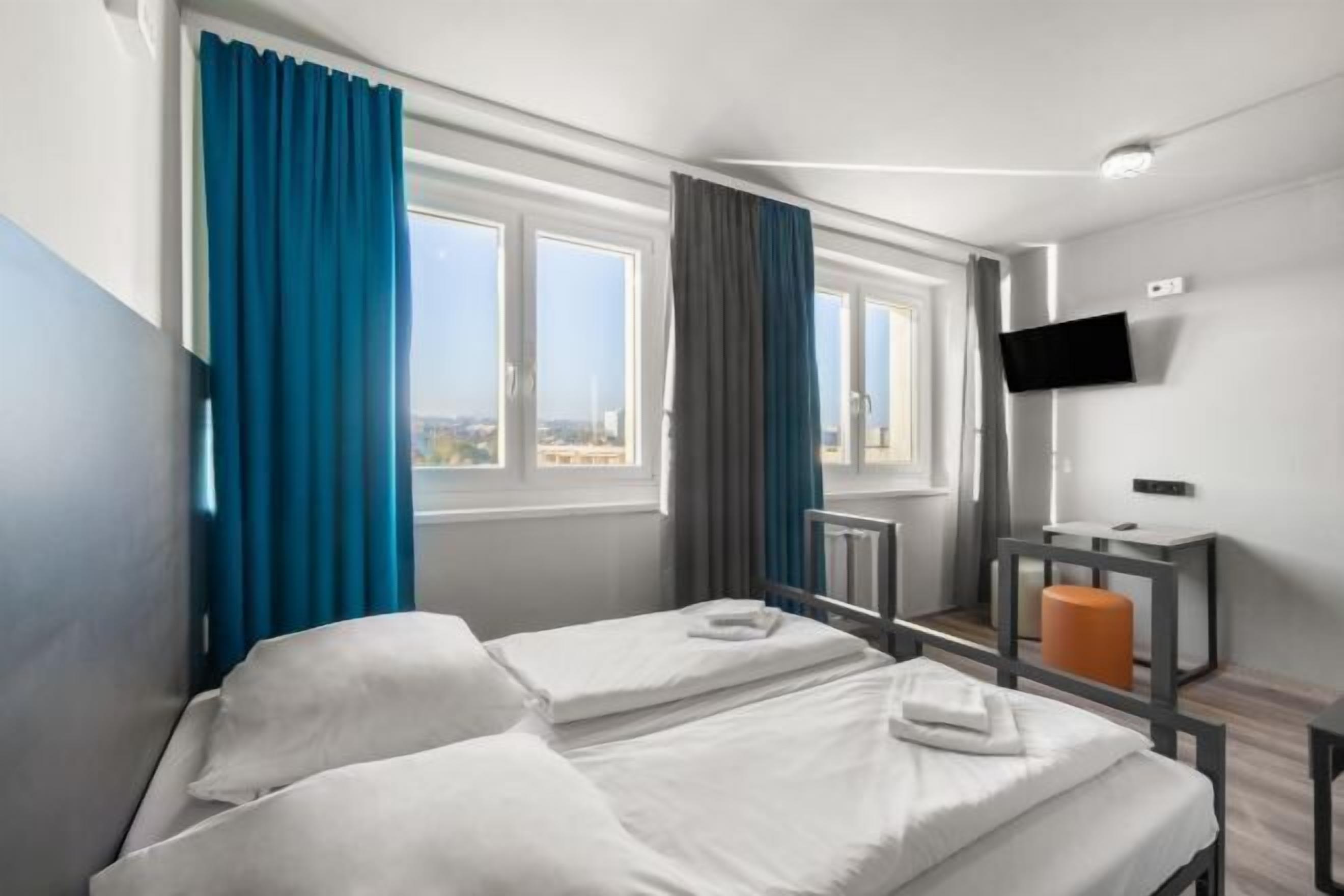 Free WiFi, bed sheets