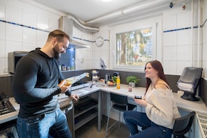 Shared kitchen - a&o Dresden Hauptbahnhof - Hostel (Dresden)