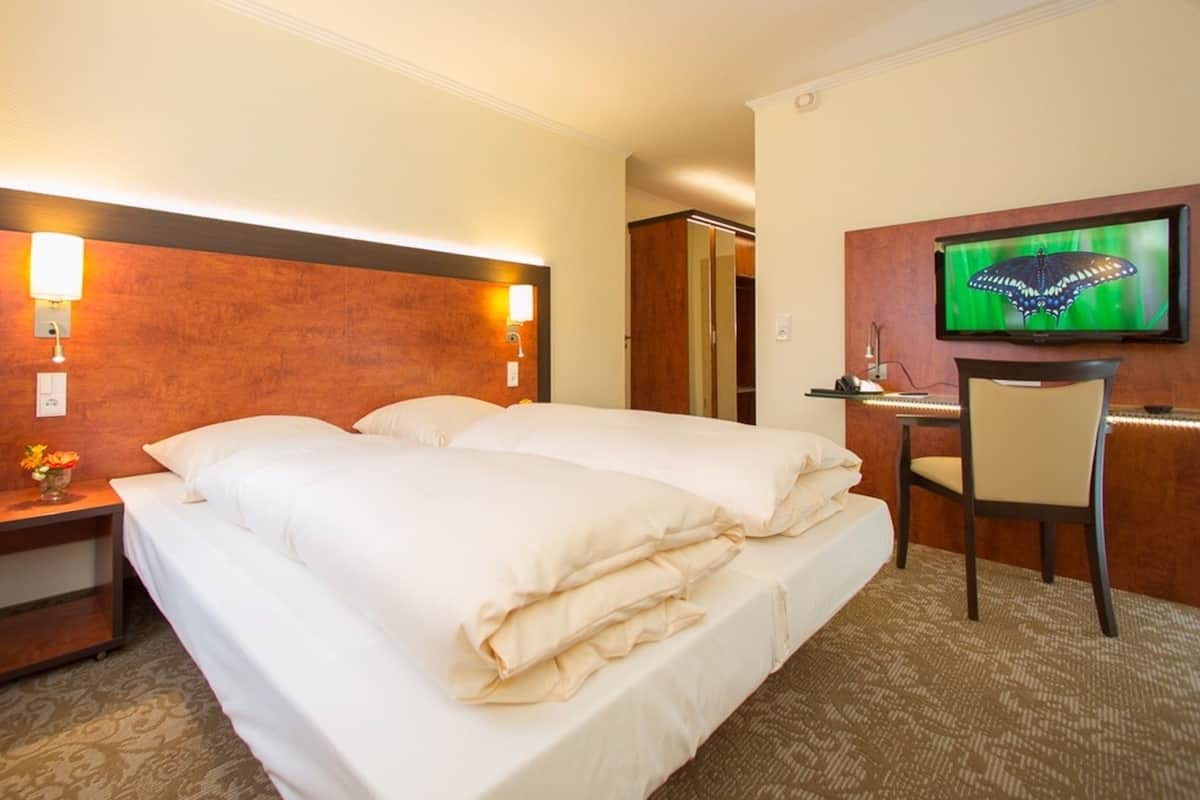 standard double room | hypo-allergenic bedding, in-room safe, iron/ironing board