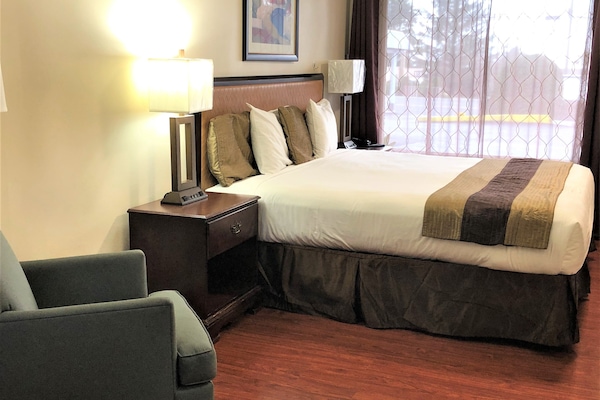 Room, 1 King Bed | Premium bedding, down comforters, Tempur-Pedic beds
