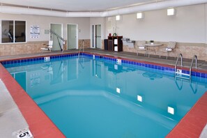 Indoor pool, pool loungers - Best Western Plus Frontier Inn (Cheyenne)