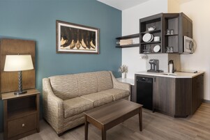 Caja de seguridad en la habitación, escritorio y cortinas blackout 