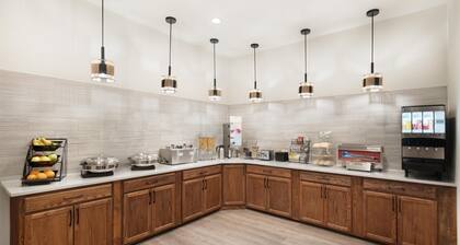 Best Western Plus Frontier Inn