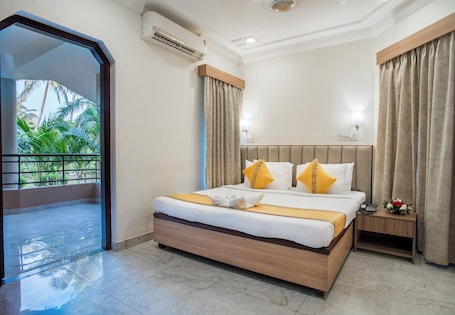 Egyptian cotton sheets, premium bedding, minibar, in-room safe