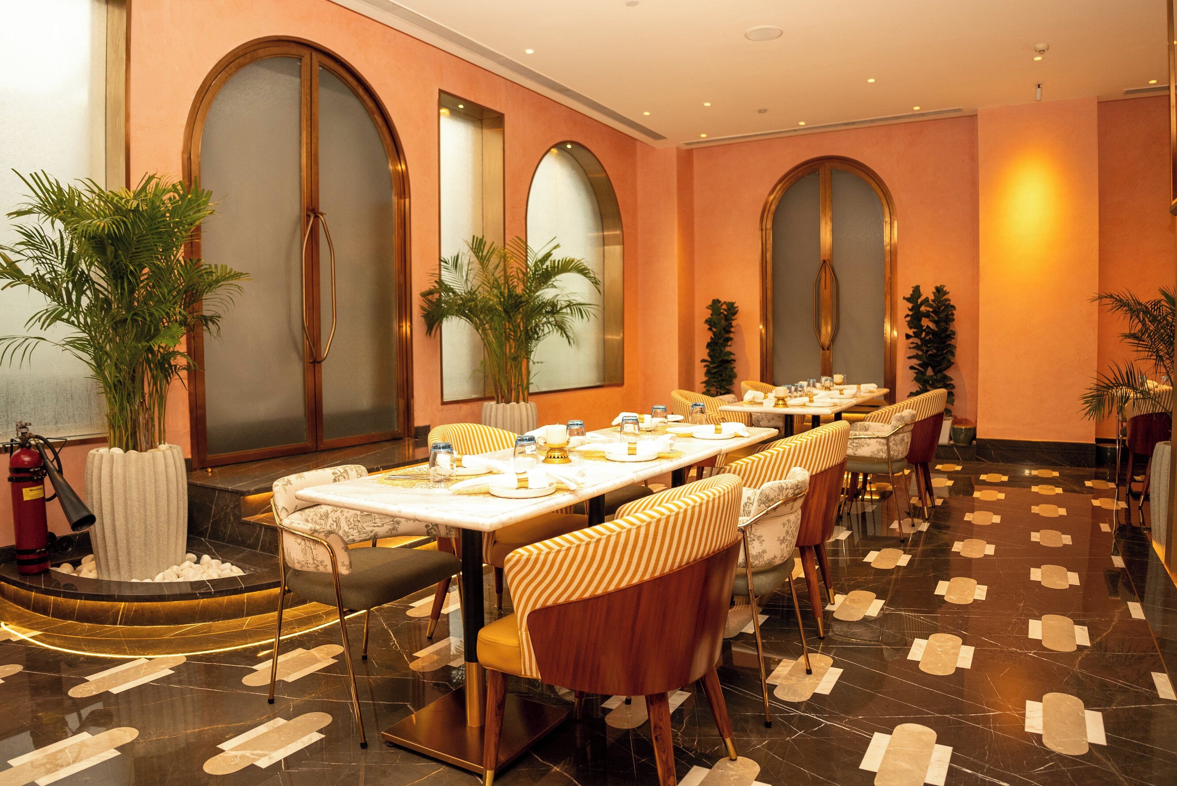 2 restaurants; s'hi serveixen esmorzars, dinars i sopars