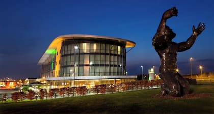 Holiday Inn Salisbury - Stonehenge by IHG