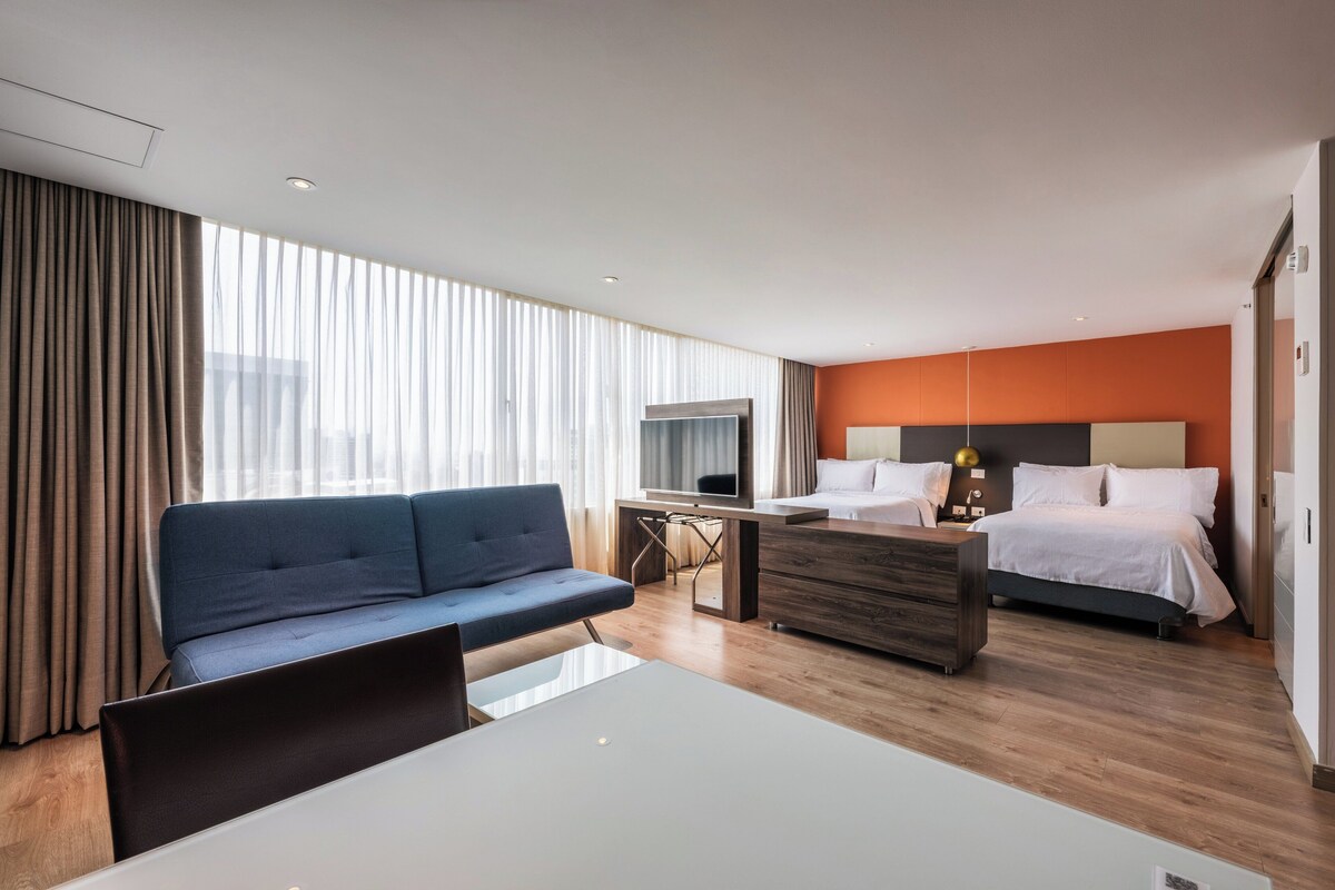 Premium bedding, minibar, in-room safe, desk