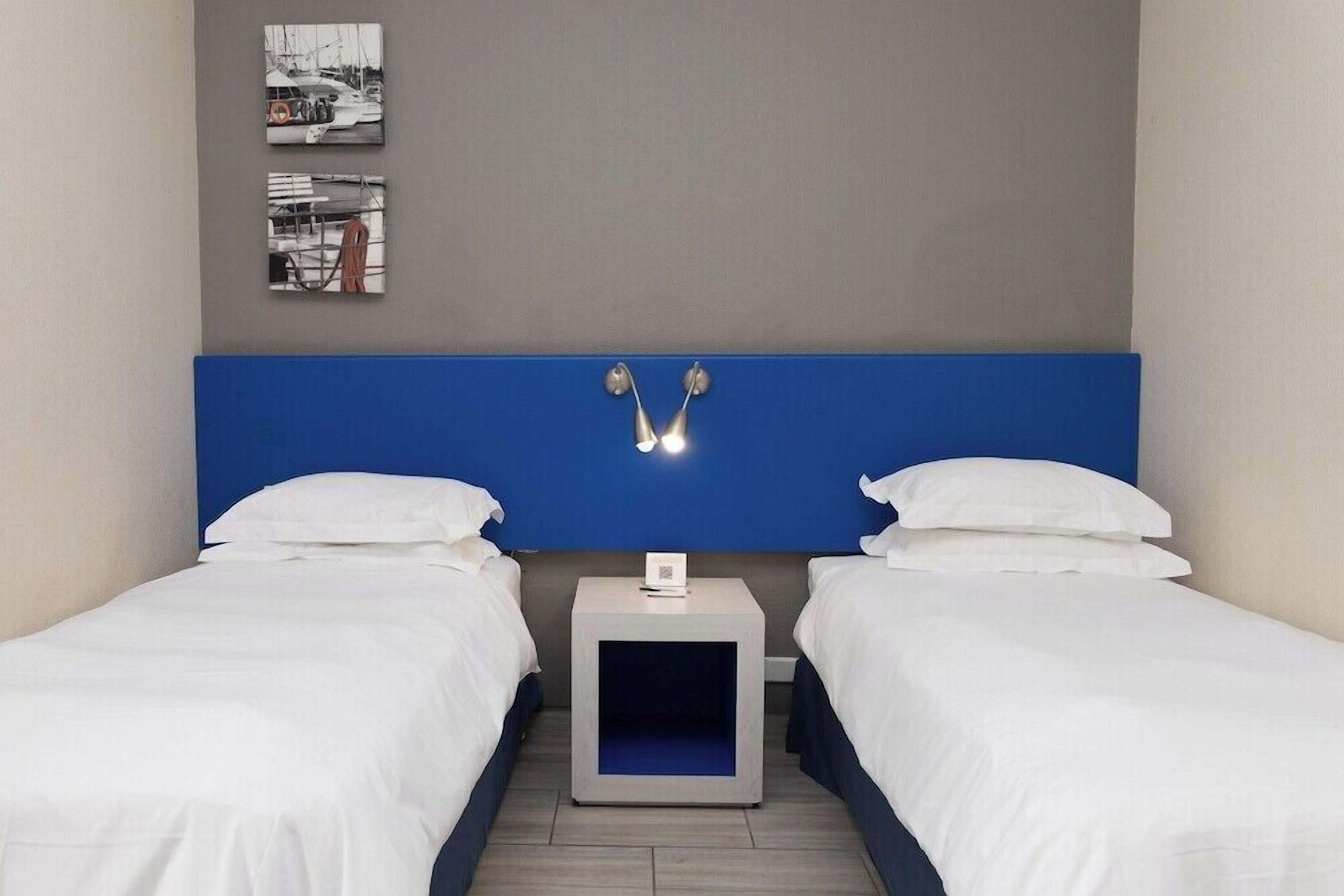 In-room safe, desk, free cribs/infant beds, bed sheets