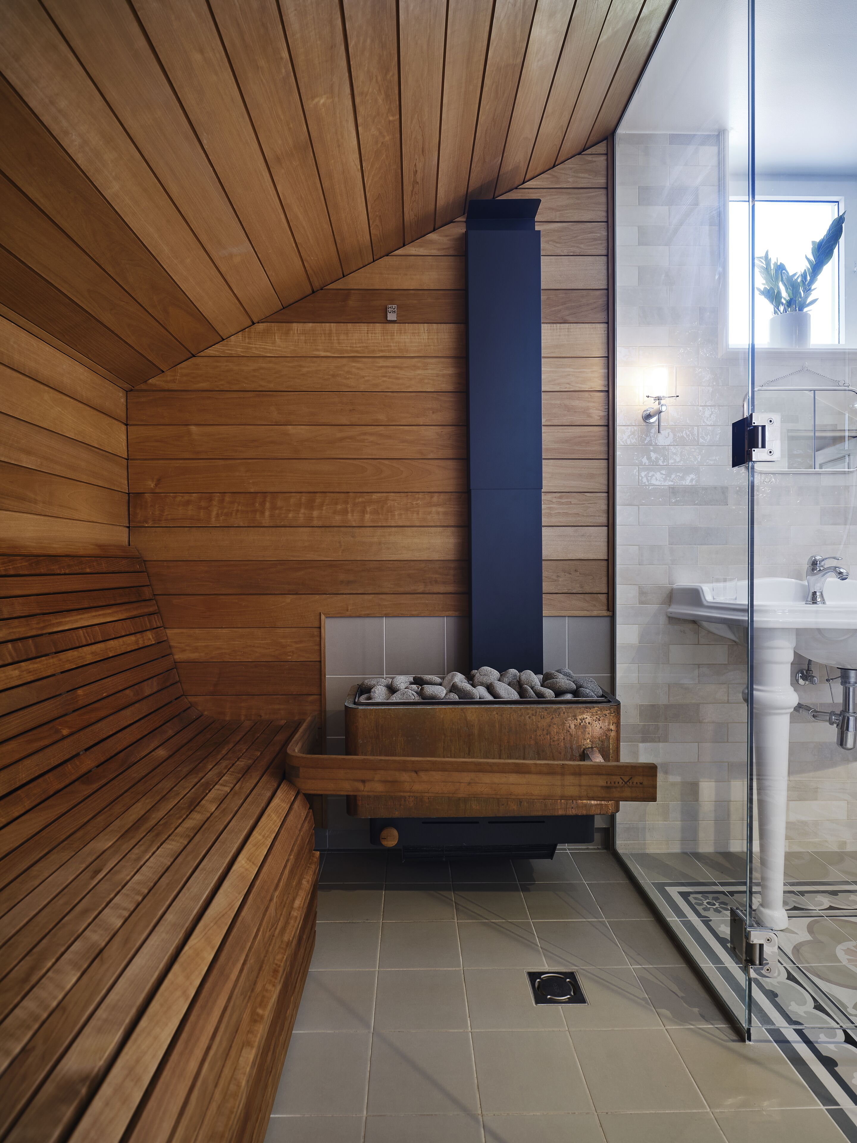 sky parlor sumptuous with sauna | bathroom | free toiletries, hair dryer, towels