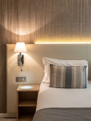 Standard Room, 1 King Bed | Premium bedding, in-room safe, blackout curtains, soundproofing - Golden Tulip Sophia Antipolis - Hotel & Spa (Valbonne)