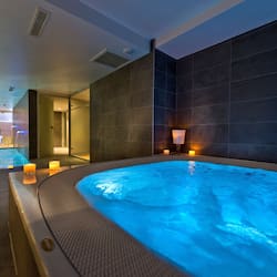 Couples treatment rooms, sauna, hot tub, steam room, body treatments
