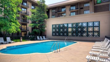 Sesongbasert utendørsbasseng