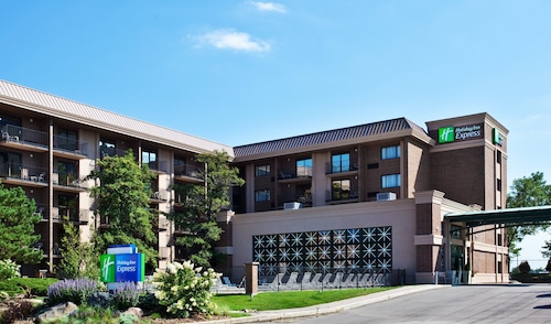 Holiday Inn Express Rolling Meadows - Schaumburg Area by IHG