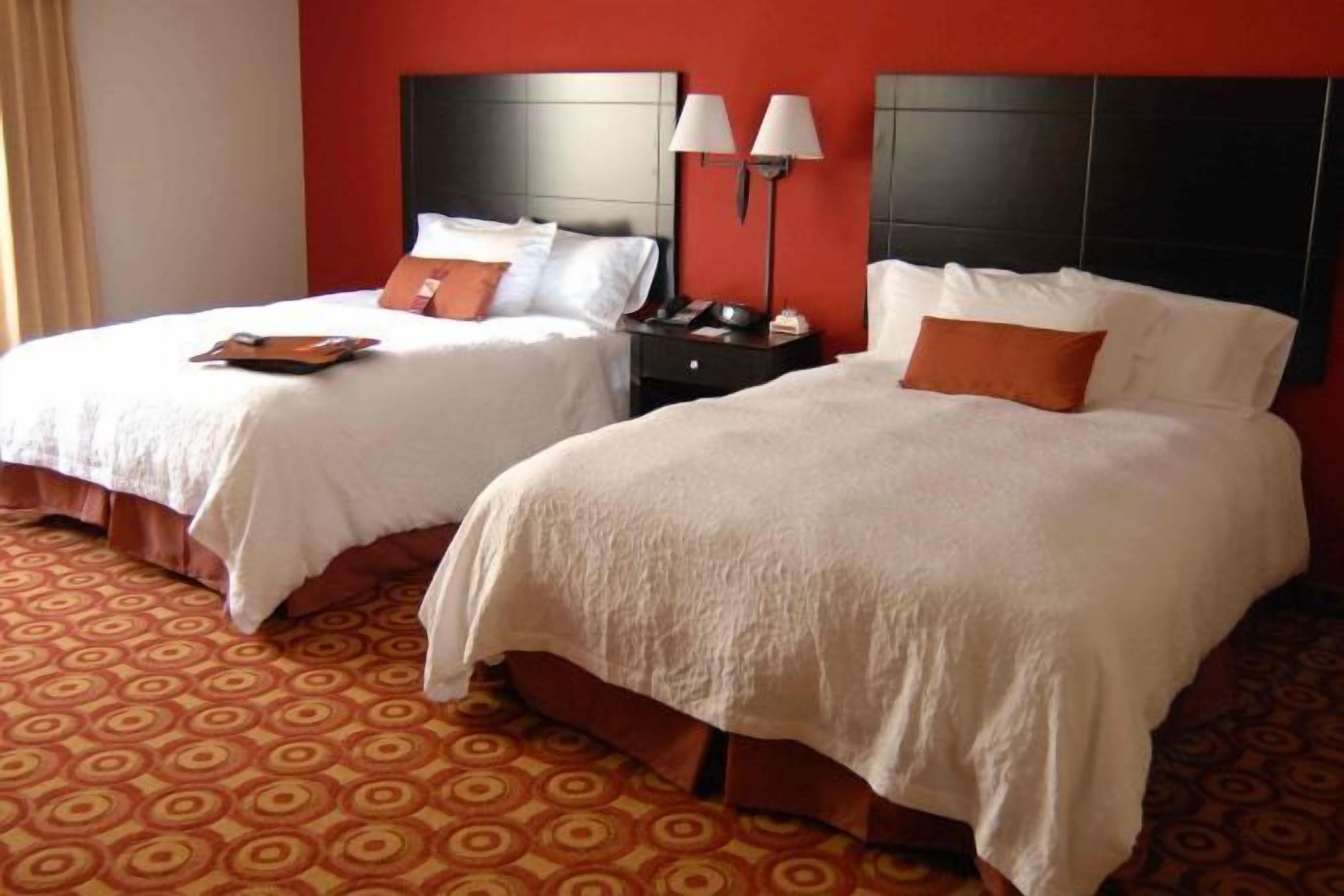 책상, 노트북 작업 공간, 암막 커튼, 다리미/다리미판