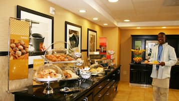 Desayuno buffet incluido todos los días