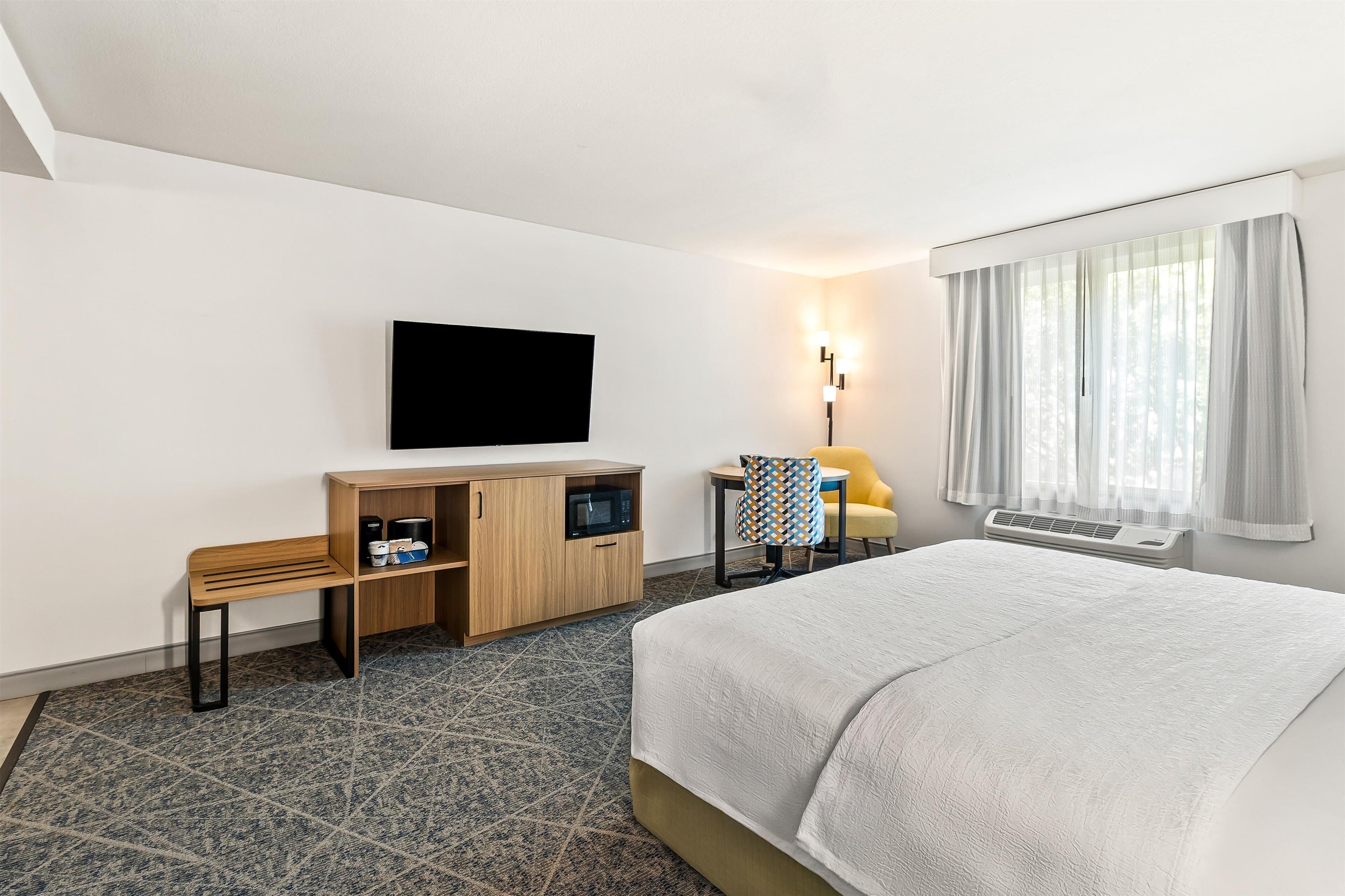 room, 1 king bed, accessible, non smoking | in-room safe, desk, iron/ironing board, free cots/infant beds