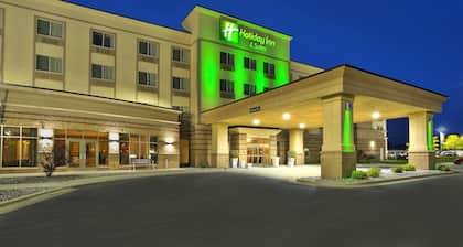 Holiday Inn & Suites Green Bay Stadium by IHG