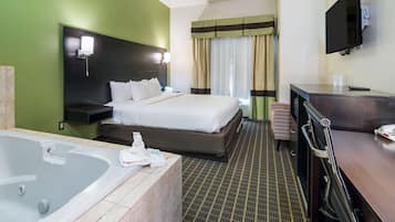 Premium bedding, desk, iron/ironing board, free WiFi