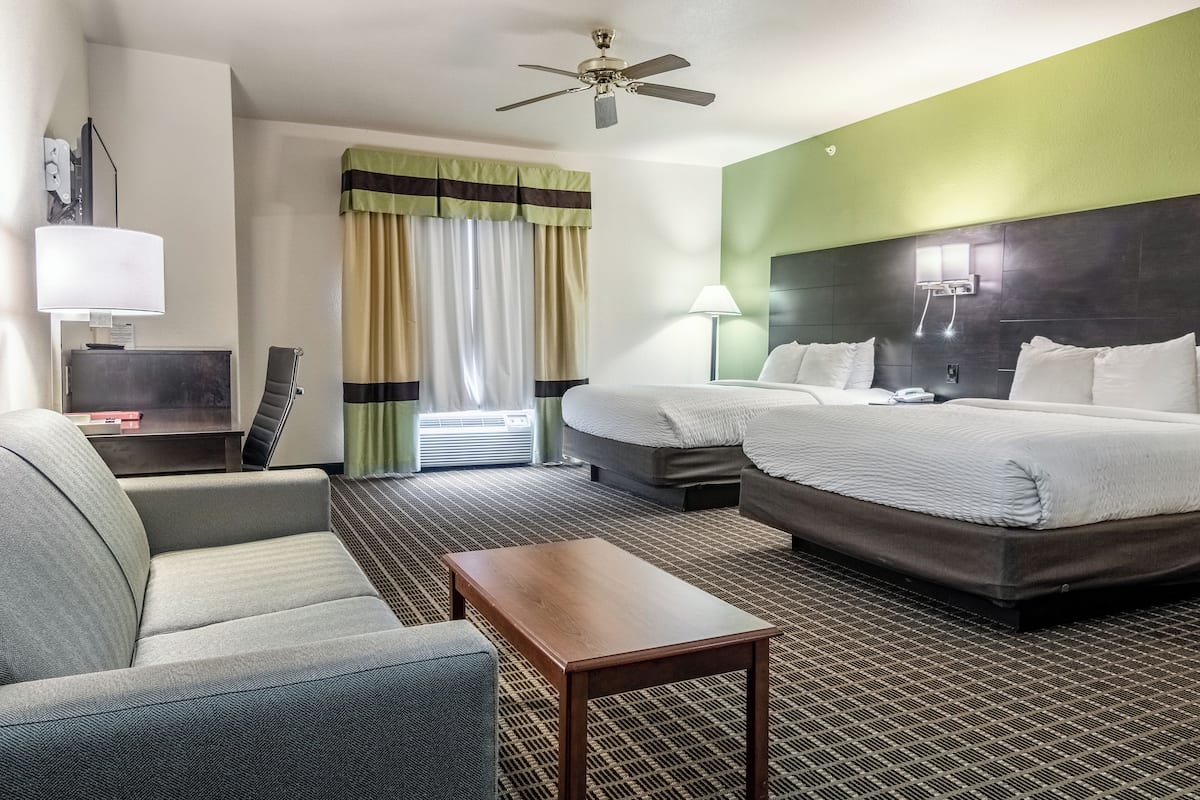Premium bedding, desk, iron/ironing board, free WiFi