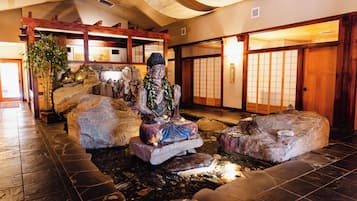 Couples treatment rooms, sauna, body treatments, hot stone massages
