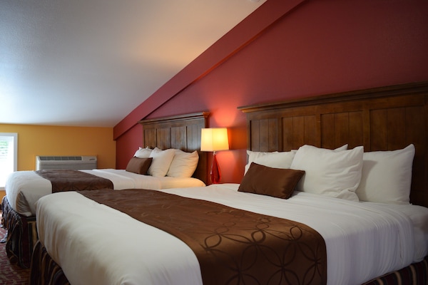 Deluxe Suite 2 King Beds Kitchenette No Pets | Desk, laptop workspace, iron/ironing board, WiFi (free)