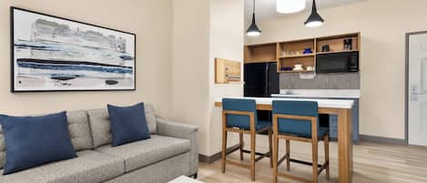In-room safe, individually furnished, desk, laptop workspace
