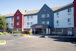 Front of property - Candlewood Suites Boise - Towne Square by IHG (Boise)