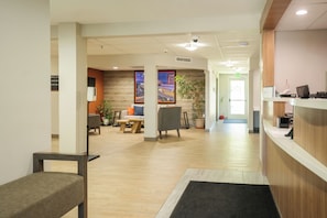 Lobby - Candlewood Suites Boise - Towne Square by IHG (Boise)