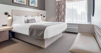 Best Western Plus Two Rivers Hotel & Suites