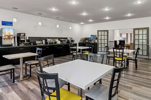 Petit déjeuner continental compris tous les jours