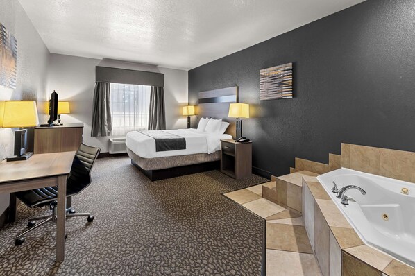 Suite, 1 très grand lit, non-fumeur, bain à remous